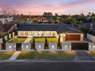 AUSPICIOUS GRANDEUR IN PRESTIGIOUS ENCLAVE WITH SUBDIVISION POTENTIAL